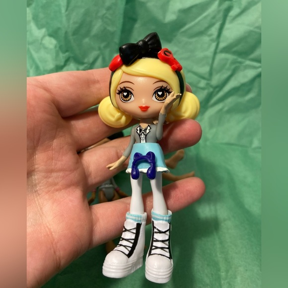 B1G2 - Kuu Kuu Harajuku Mini Fashion Dolls - Set of 3 - Buy 1, Get 2 FREE - Picture 4 of 13